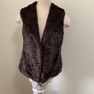 Me Jane four fur vest size Medium